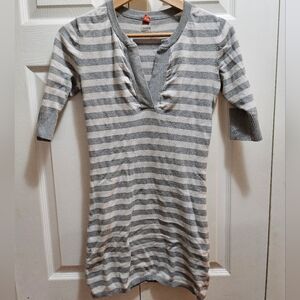 Unknown Brand Grey and White Striped Knit Sweater